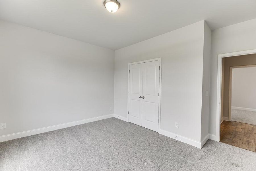 Spacious, unfurnished interior of a new home in , Jefferson (Image 40).