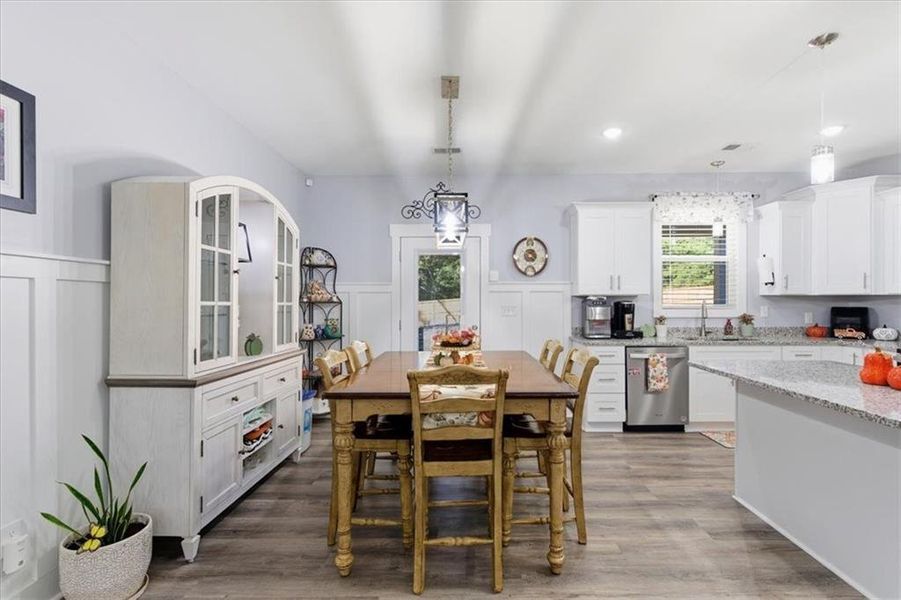 Furnished interior view inside a new home in , Cedartown (Image 3).