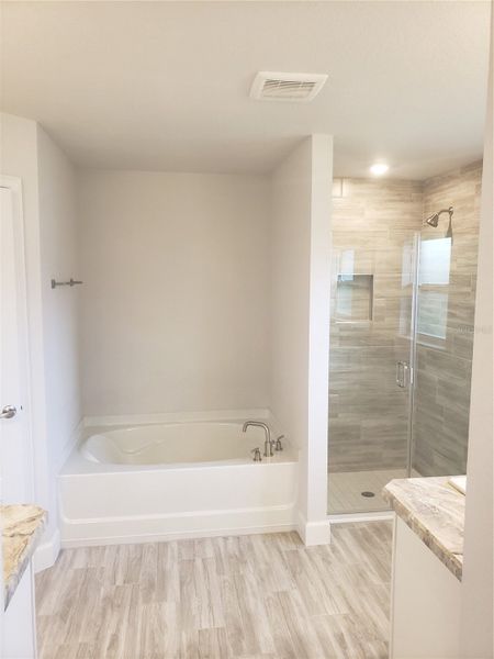 Image 14 of a home in Royal Highlands.