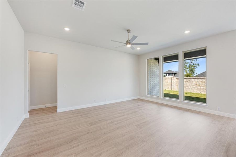 Spacious, unfurnished interior of a new home in Arcadia Trails Classic 50, Balch Springs (Image 28). Spacious, unfurnished interior of a new home in Arcadia Trails Classic 50, Balch Springs (Image 28).