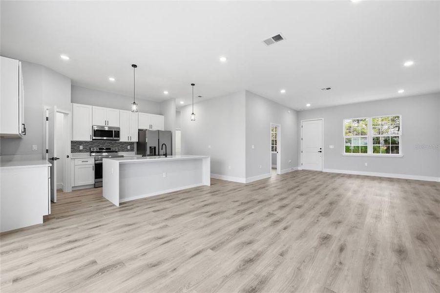 Spacious, unfurnished interior of a new home in , Ocala (Image 23).