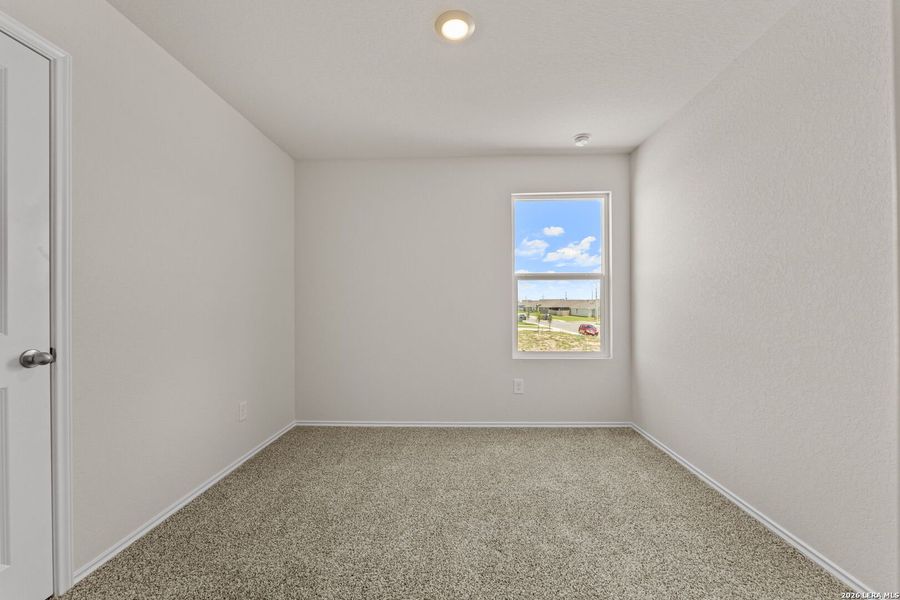 Spacious, unfurnished interior of a new home in Swenson Heights, Seguin (Image 28).