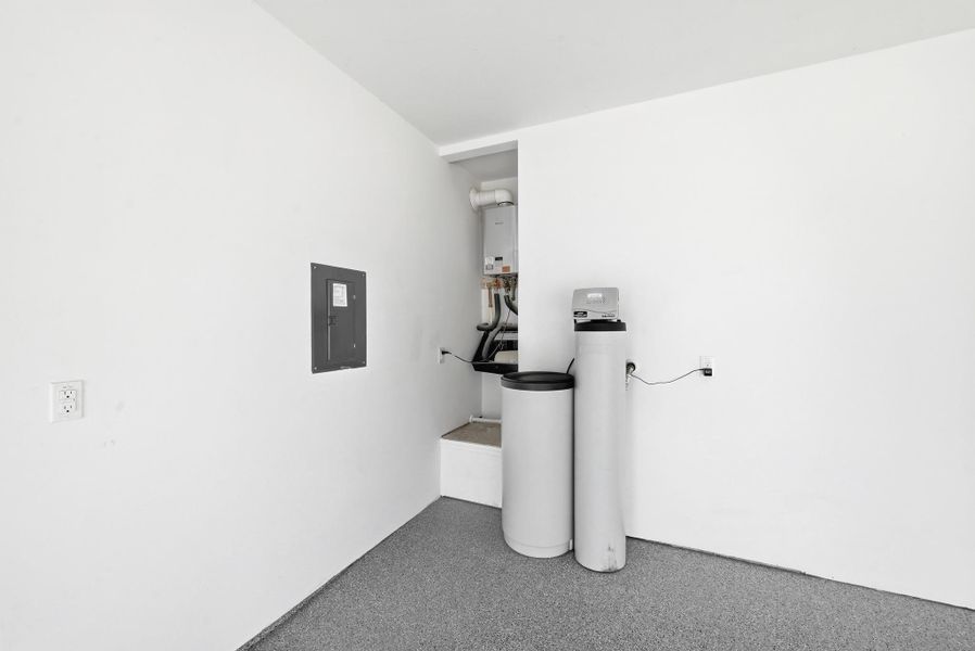 Furnished interior view inside a new home in Upper East End, Pflugerville (Image 19).