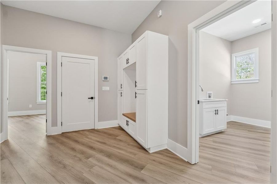 Spacious, unfurnished interior of a new home in , Gainesville (Image 17).