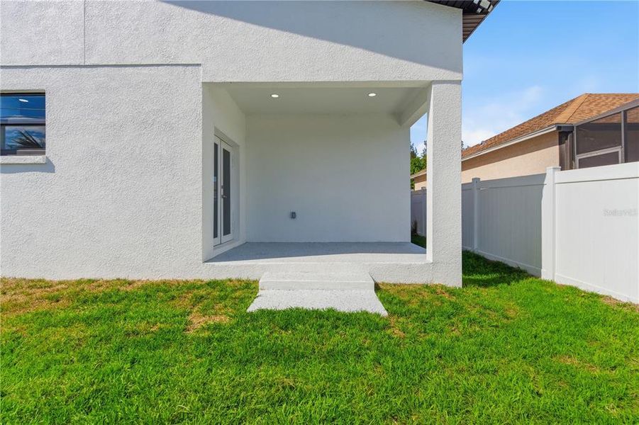 Exterior details and patio area of a home in , Pinellas Park (Image 31).