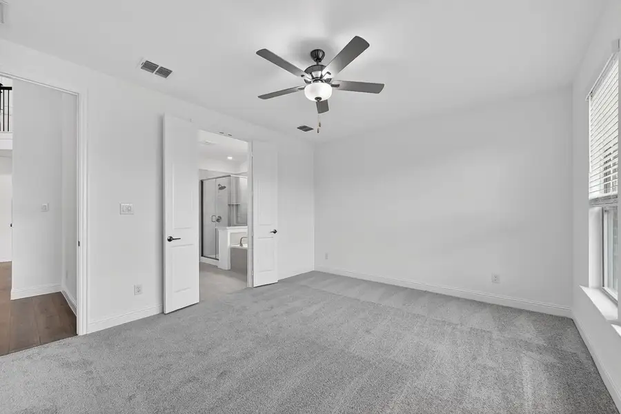 Spacious, unfurnished interior of a new home in The Ridge at Northlake, Northlake (Image 17).