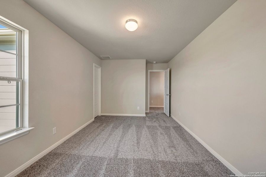 Spacious, unfurnished interior of a new home in Park Place, New Braunfels (Image 34).
