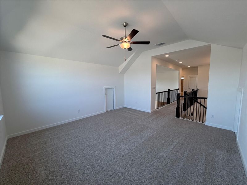 Spacious, unfurnished interior of a new home in Lariat, Liberty Hill (Image 20).