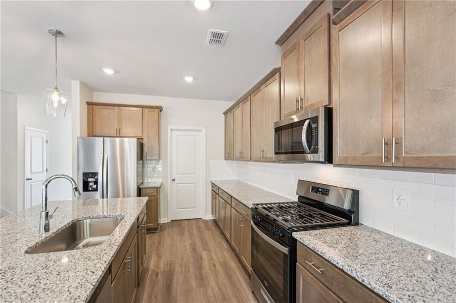 Furnished interior view inside a new home in Ivey Township, Dallas (Image 14).