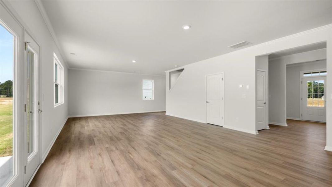 Spacious, unfurnished interior of a new home in Fairway 17 at Mirror Lake, Villa Rica (Image 40).