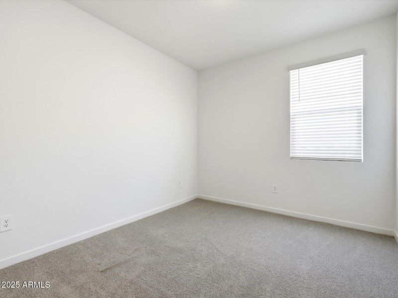 24583 W CHAMBERS Street