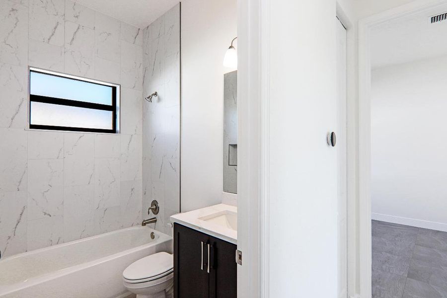 43 - Guest Bathroom3