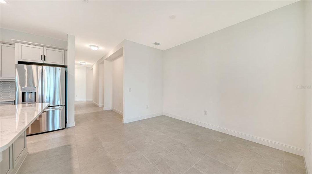 Spacious, unfurnished interior of a new home in Palmera, Venice (Image 32).