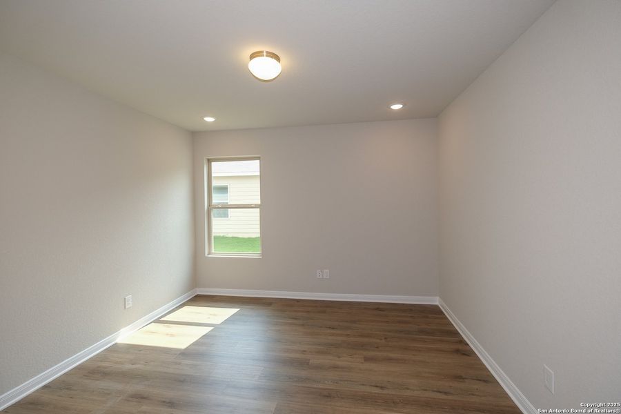 Spacious, unfurnished interior of a new home in Greenspoint Heights, Seguin (Image 32).