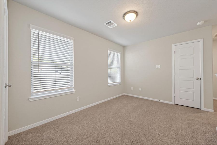 Spacious, unfurnished interior of a new home in Woodland Lakes, Houston (Image 32).