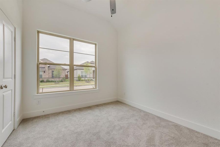 Spacious, unfurnished interior of a new home in Edgewater, Fate (Image 28).