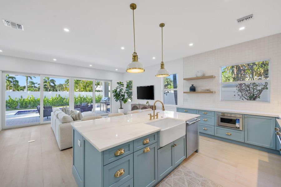 309 Claremont Lane - 13.jpg-SMALL 309 Claremont Lane - 13.jpg-SMALL