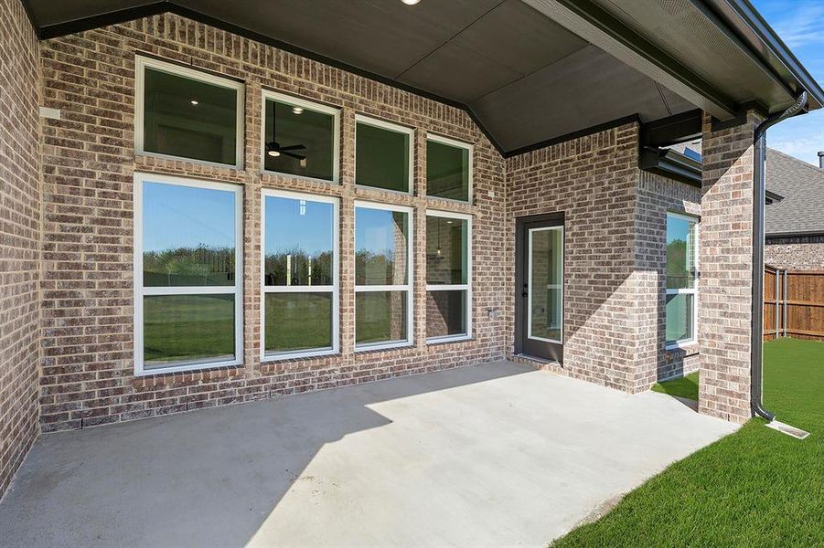 24_25. 953 Gold Finch - Patio