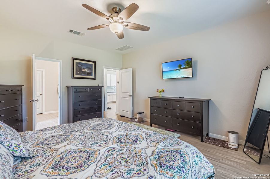 Furnished interior view inside a new home in , Bulverde (Image 8). Furnished interior view inside a new home in , Bulverde (Image 8).