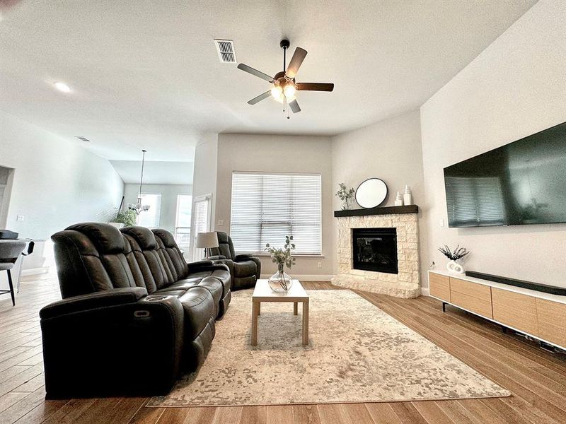 Spacious great room - view from your entryway