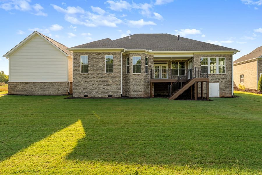 Exterior details and patio area of a home in Walnut Grove, Easley (Image 23).