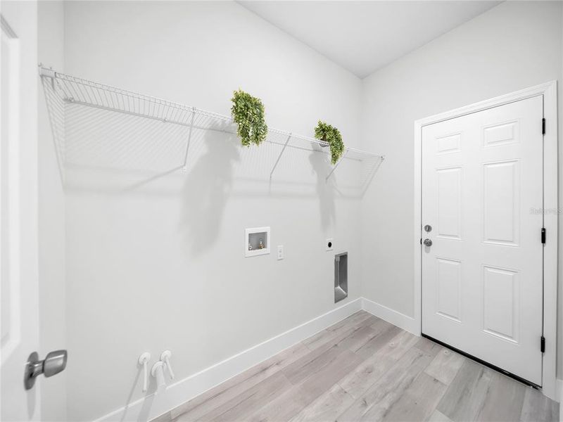 Spacious, unfurnished interior of a new home in , Citrus Springs (Image 15).