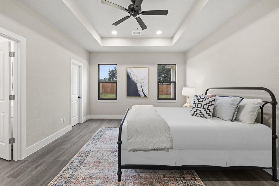 Please note: Photos shown are not of the actual homes but are of the same floorplan. Finishes and features may vary.