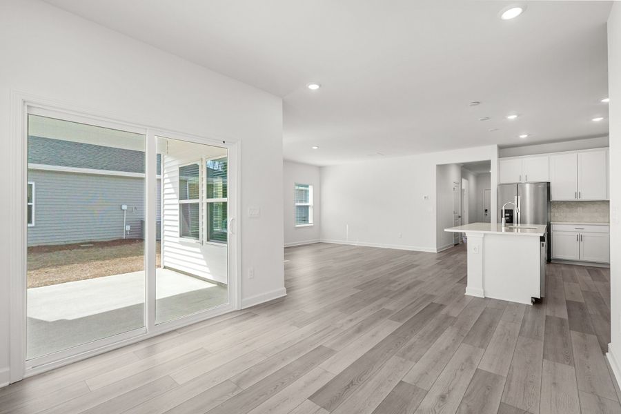 Spacious, unfurnished interior of a new home in Palmetto Place, Longs (Image 21).