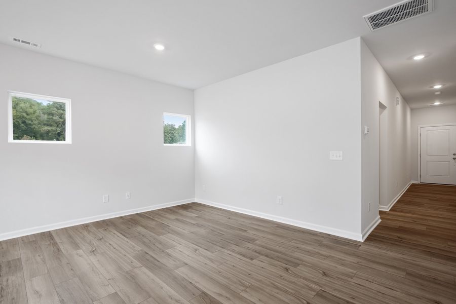 Spacious, unfurnished interior of a new home in Georgias Landing, Raleigh (Image 17).