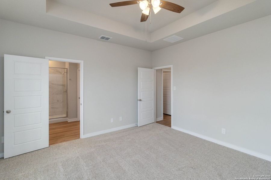 Spacious, unfurnished interior of a new home in , San Antonio (Image 27).
