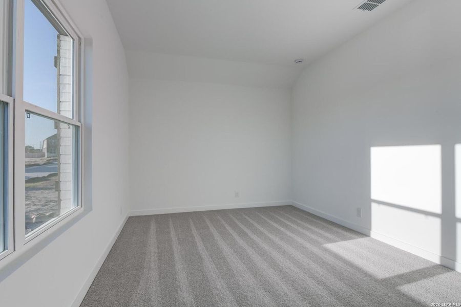 Spacious, unfurnished interior of a new home in Arcadia Ridge, San Antonio (Image 23).