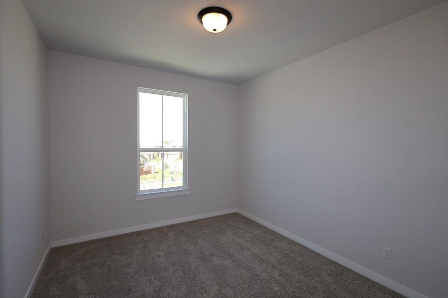 Spacious, unfurnished interior of a new home in Lariat, Liberty Hill (Image 21).