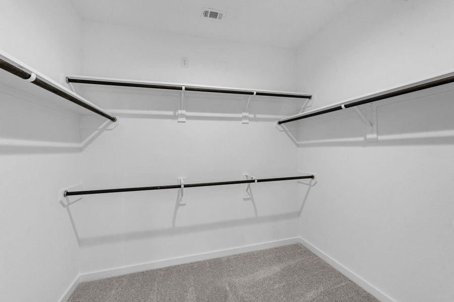 Spacious, unfurnished interior of a new home in Huntington Place, Rosharon (Image 14).