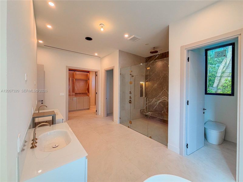 Furnished interior view inside a new home in , Pinecrest (Image 4).