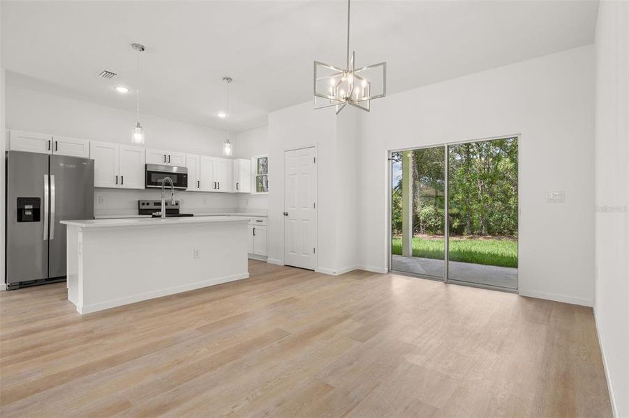 Spacious, unfurnished interior of a new home in , Dunnellon (Image 18).