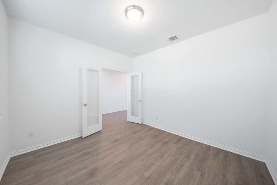 Spacious, unfurnished interior of a new home in Churchill, Anna (Image 19).