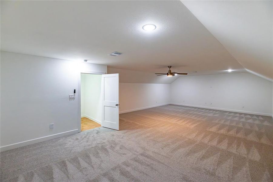 Spacious, unfurnished interior of a new home in , Garland (Image 14).