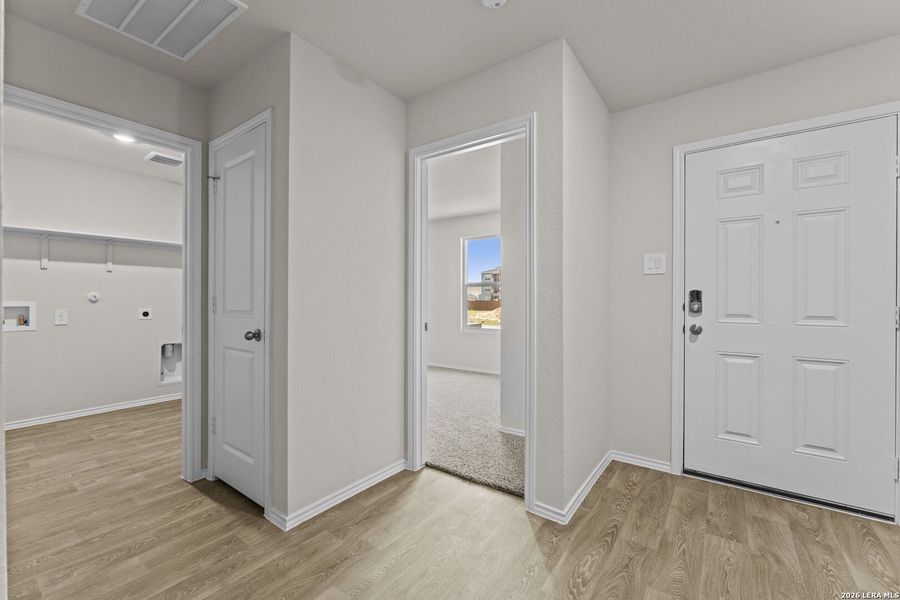 Spacious, unfurnished interior of a new home in Navarro Fields, Seguin (Image 23).