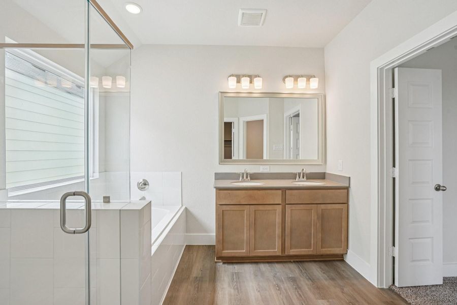 Furnished interior view inside a new home in Cay Landing, Houston (Image 8).