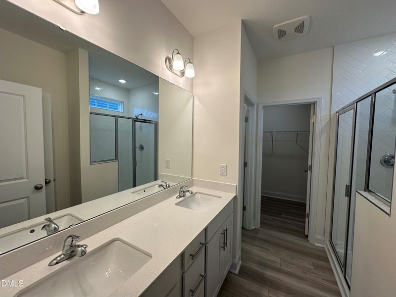 649 Hipwood Owner_Bath