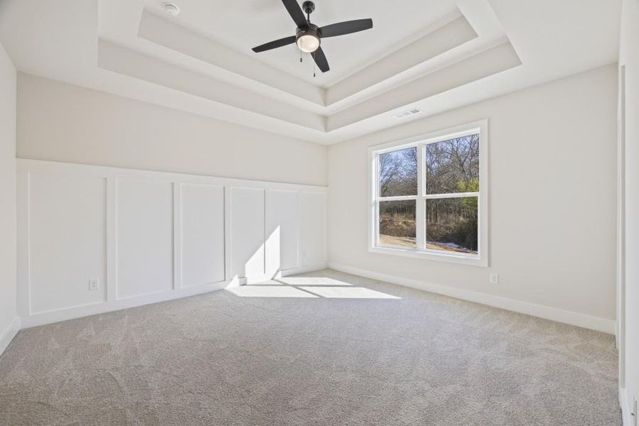 Spacious, unfurnished interior of a new home in , Hartwell (Image 41).