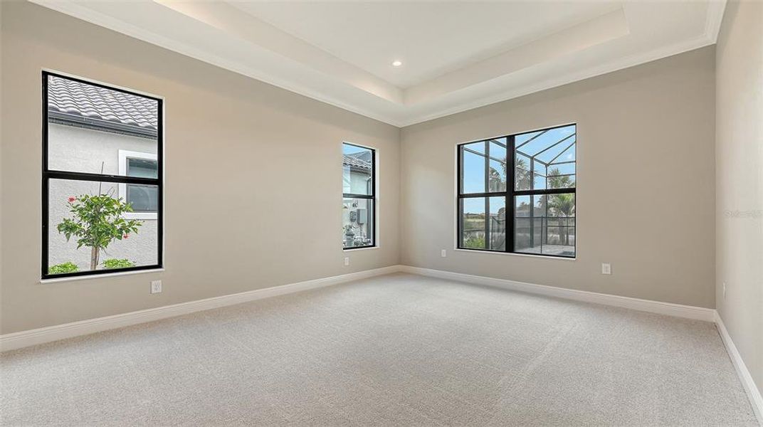 Spacious, unfurnished interior of a new home in , Englewood (Image 34).