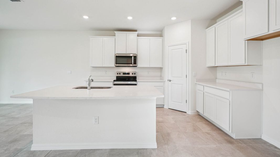 Representative furnished interior of a home built from the Coral by D.R. Horton in Oaks Preserve, Gainesville (Image 14).