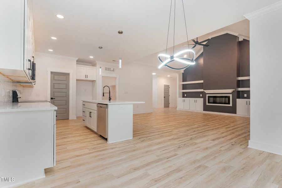 012_dsc00051-edit_250