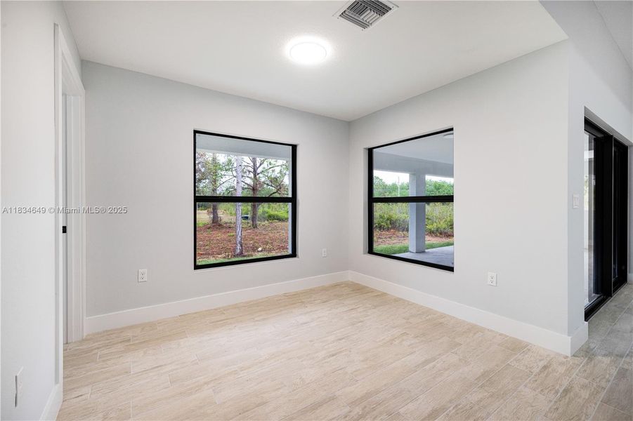 Spacious, unfurnished interior of a new home in , Lehigh Acres (Image 20).