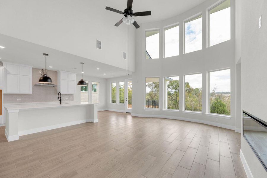 Spacious, unfurnished interior of a new home in Santa Rita Ranch, Liberty Hill (Image 28).