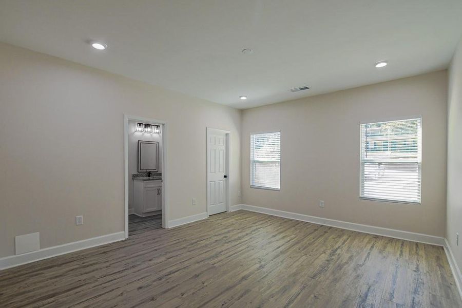 Spacious, unfurnished interior of a new home in , Athens (Image 13). Spacious, unfurnished interior of a new home in , Athens (Image 13).