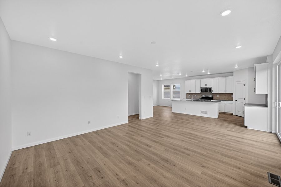 Spacious, unfurnished interior of a new home in Sky Ranch, Watkins (Image 18). Spacious, unfurnished interior of a new home in Sky Ranch, Watkins (Image 18).