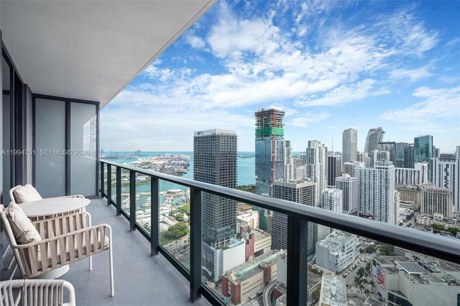 Condo located in Miami, FL showcasing its design and architecture (Image 20).