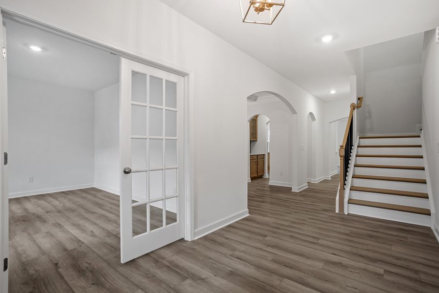 Spacious, unfurnished interior of a new home in Georgias Landing, Raleigh (Image 16).